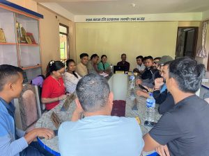 तेस्राे पूर्णबैठक